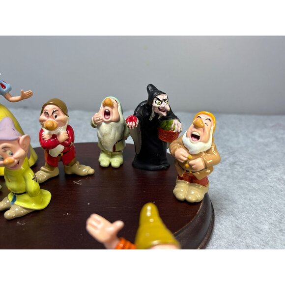 Disney 1993 Snow White & 7 Dwarfs Figurine Set with Evil Queen Rubber Collectibl - Picture 3 of 13